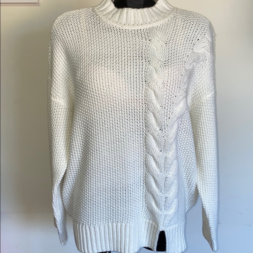 NWT Simply Vera white woven sweater